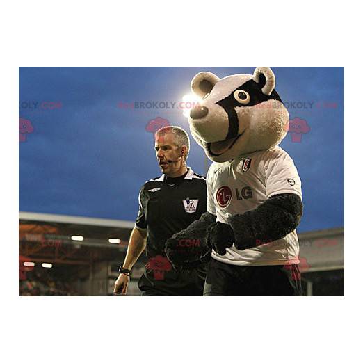 Mascote do urso panda-guaxinim em roupas esportivas -