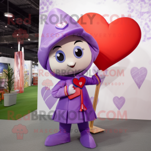 Kostým postavičky maskota s levandulovým šípem lásky oblečený s kabátem a náhrdelníky
