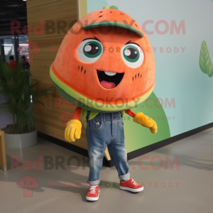 Orangefarbener Wassermelonen Maskottchen Kostüm charakter bekleidet mit Jeanshemd und Schuhclips