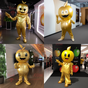 Personaje de traje de mascota de Apple dorado vestido con mono y aretes