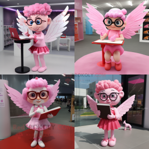 Personaje de traje de mascota de Cupido rosa vestido con falda lápiz y gafas de lectura