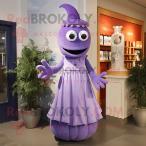 Personaje de disfraz de mascota de Lavender Pepper vestido con vestido de cintura imperio y aretes