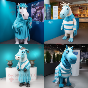 Personaje de traje de mascota Cyan Quagga vestido con camisa de polo y alfileres de chal