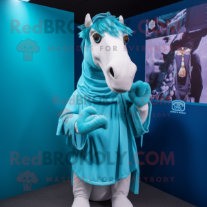 Personaje de traje de mascota Cyan Quagga vestido con camisa de polo y alfileres de chal