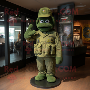 Personaje de traje de mascota de soldado estadounidense verde vestido con camiseta gráfica y mitones