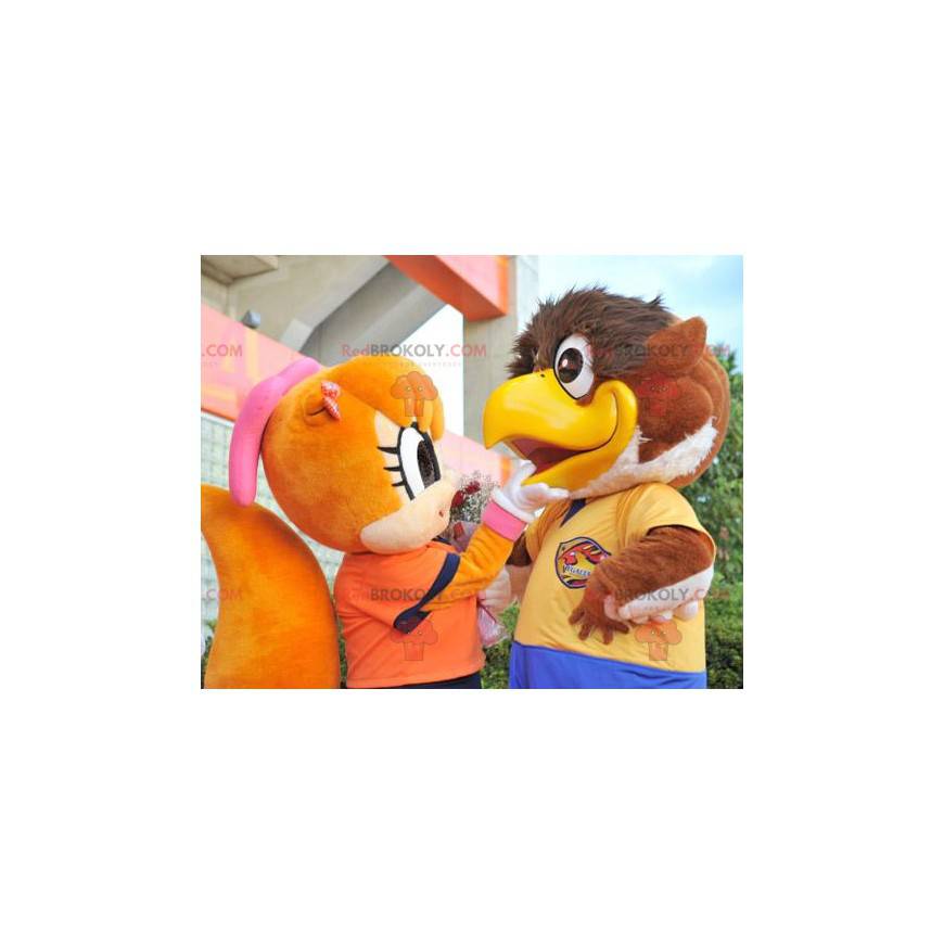 2 mascotte un grande uccello marrone e uno scoiattolo arancione