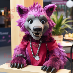 Magenta-Hyena Maskottchen...