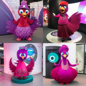Magenta Peacock mascotte...