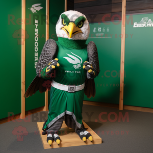 Forest Green Falcon maskot...