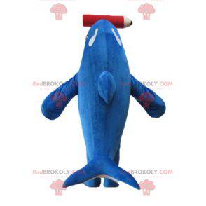Mascote da baleia assassina azul e branca com um lápis gigante