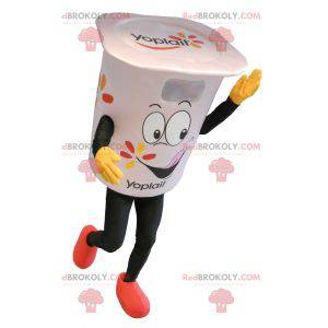 Mascote gigante do pote de iogurte branco - Redbrokoly.com