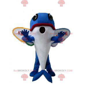 Blauwe dolfijn vliegende vis mascotte met vleugels -