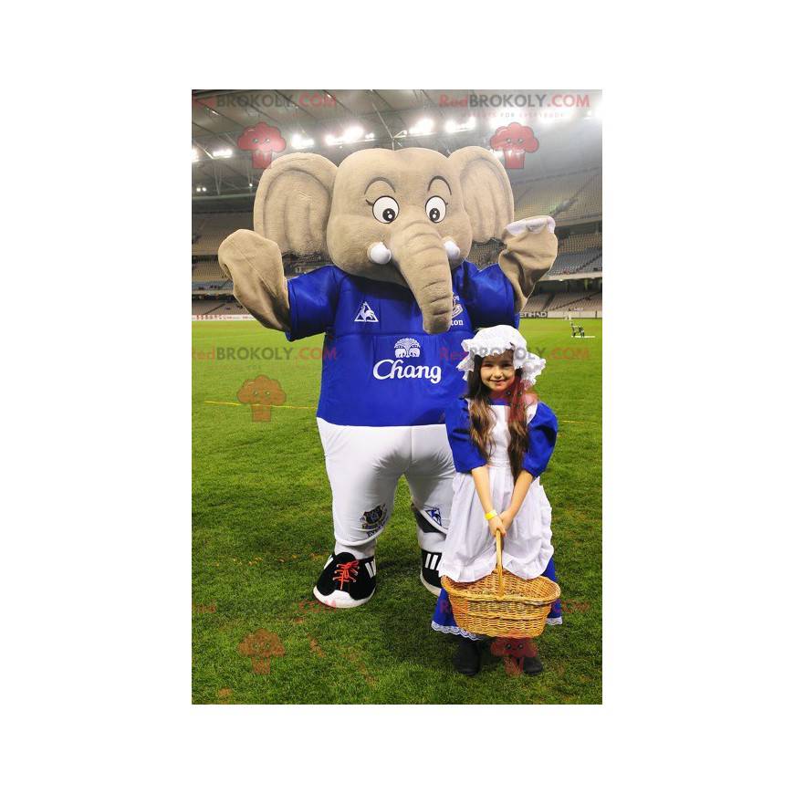Mascota de elefante gris grande en ropa deportiva -