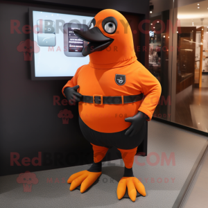 Orange Blackbird maskot...