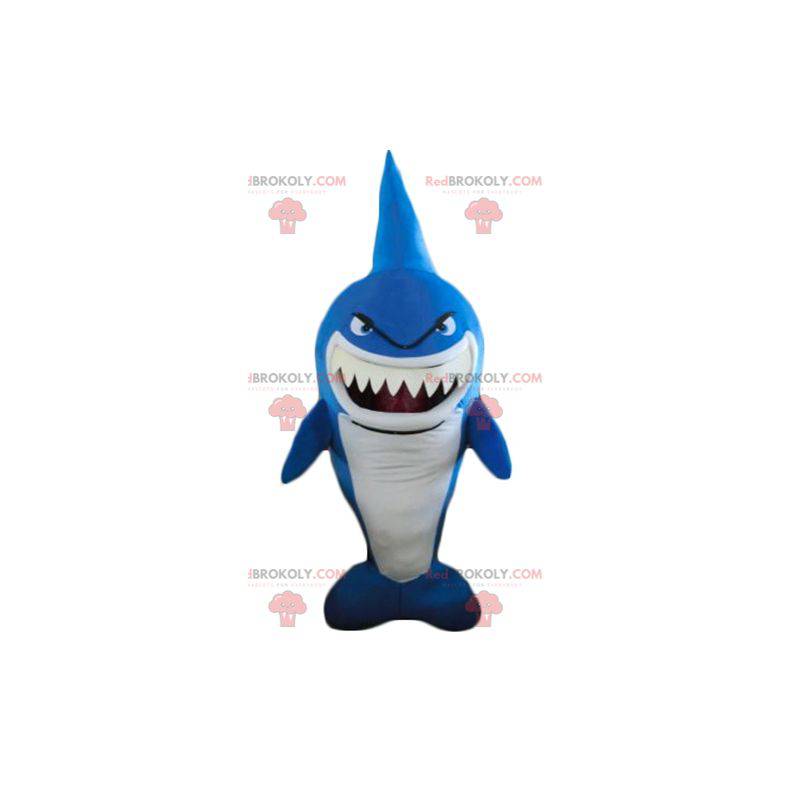 Mascote de tubarão azul e branco muito engraçado parecendo