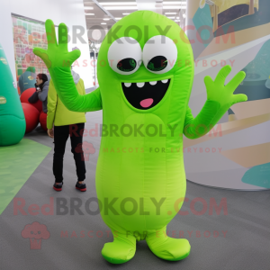 Personaje de disfraz de mascota de calamar verde lima vestido con