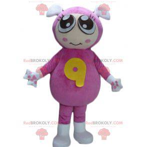 Mädchenmaskottchen mit einem rosa Overall mit 2 Ohren -