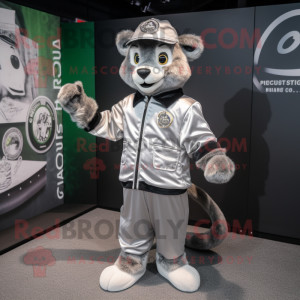 Sølv Guinness maskot drakt...