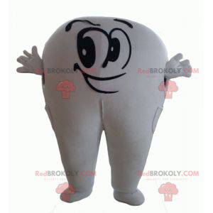 Mascota de diente blanco gigante lindo y sonriente -