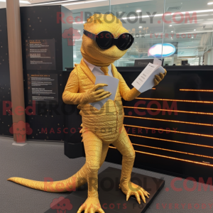 Gold Lizard maskot...