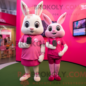 Pink Wild Rabbit maskot...