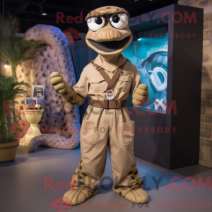Tan Python maskot kostume...
