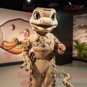 Beige python maskotdräkt med kombidräkt och bälten - Python Mascots - REBROKO_210039 - RedBrokoly.com