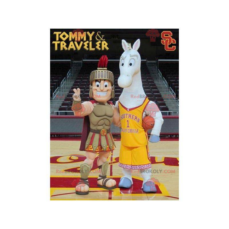 2 mascotte un gladiatore un romano e un cavallo grigio -
