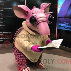 Pink Armadillo maskot...