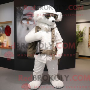 Wit Sniper-mascottekostuum...