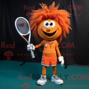 Orange tennisketcher maskot...