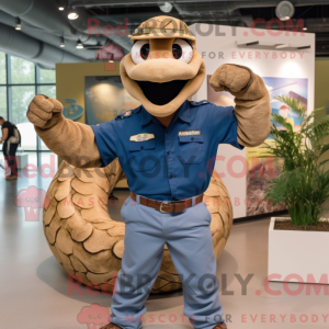 Tan Titanoboa maskot...