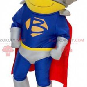 Mascota de superhéroe con un disfraz, una capa y un casco. -