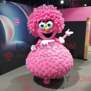 Pink golfbold maskot...