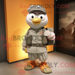 Grå mandarin maskot...