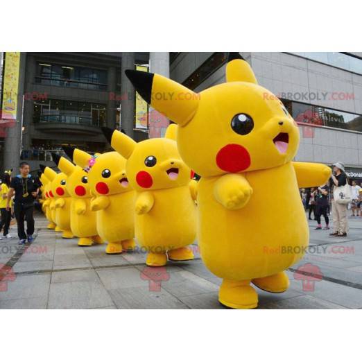 Mascotte de Pikachu célèbre personnage de dessin animé