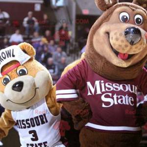 2 mascotte di orso bruno in abbigliamento sportivo -