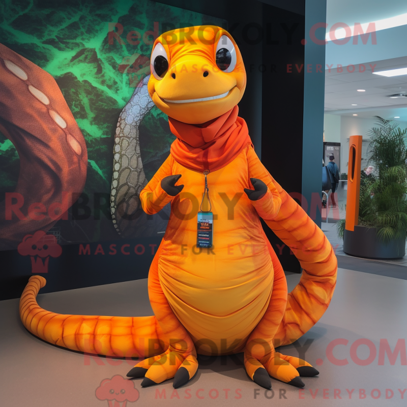 Orange pythonmaskot med overall och halsduksclips - Python Mascots - REBROKO_213385 - RedBrokoly.com