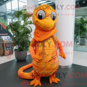 Orange pythonmaskot med overall och halsduksclips - Python Mascots - REBROKO_213387 - RedBrokoly.com