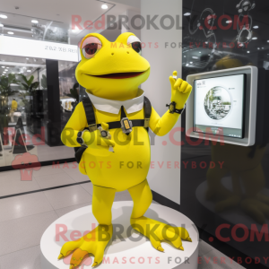 Máscara de sapo amarelo com...