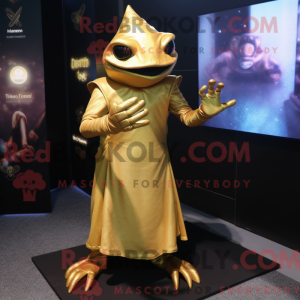 Gold Witch maskot...