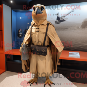 Tan Falcon maskotdraktfigur...