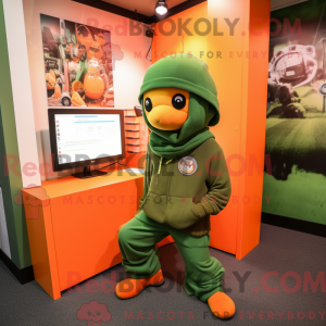 Orange Grøn Beret maskot...