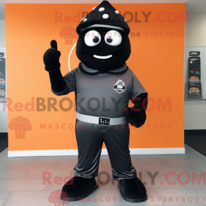 Personaggio mascotte cono...