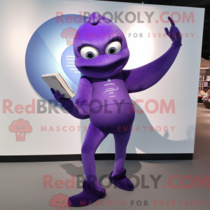 Postava maskota fialového...