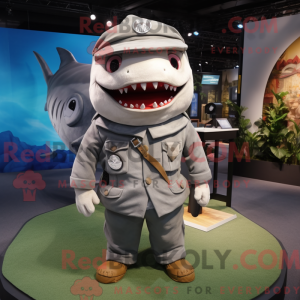 Maskotka Grey Shark jest...