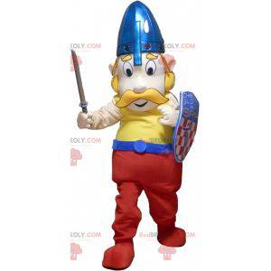 Mascote viking loiro bigodudo com capacete e escudo -