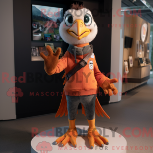 Peach Hawk-maskot...