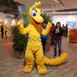 Mascotte d hippocampe jaune...