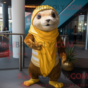 Gold Otter maskot kostume...